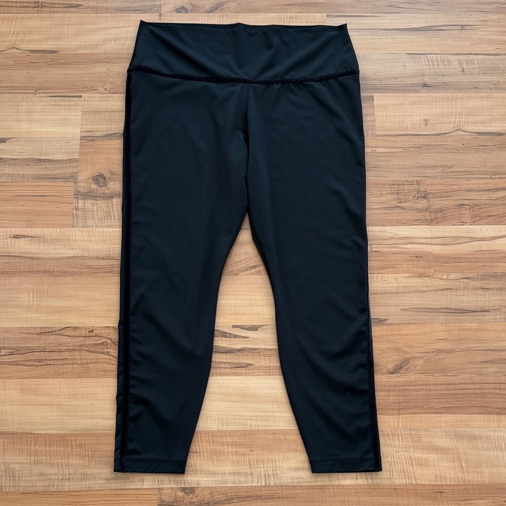 Nike Yoga Dri-FIT High Rise Leggings in Black w/ Velvet Stripe Down the Legs XXL